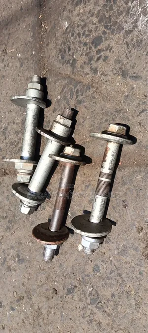 V8 200-Series Caber Bolts.
