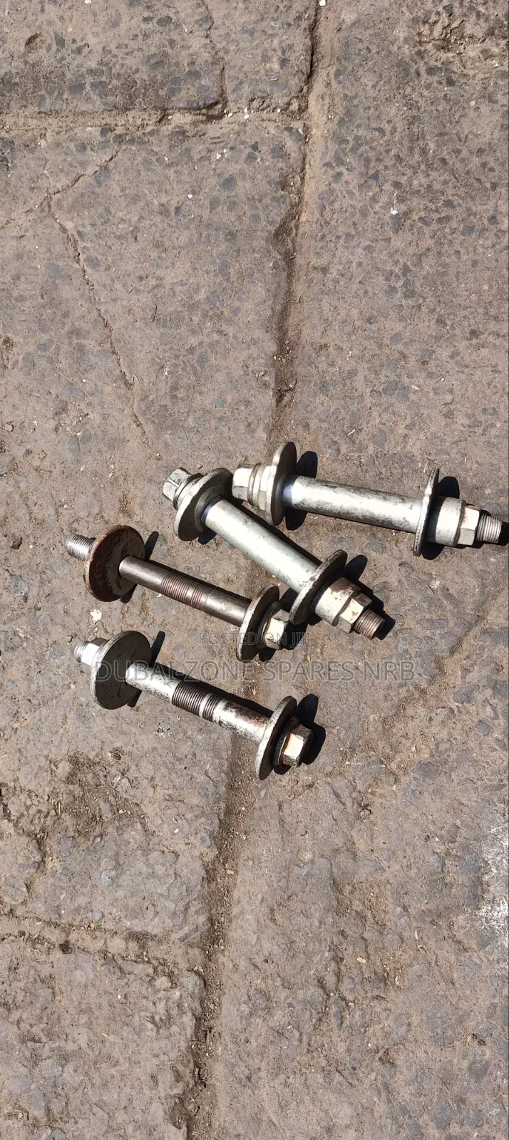 V8 200-Series Caber Bolts.