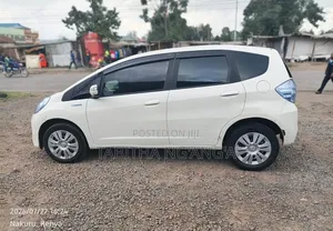 Honda Fit 2012 Pearl