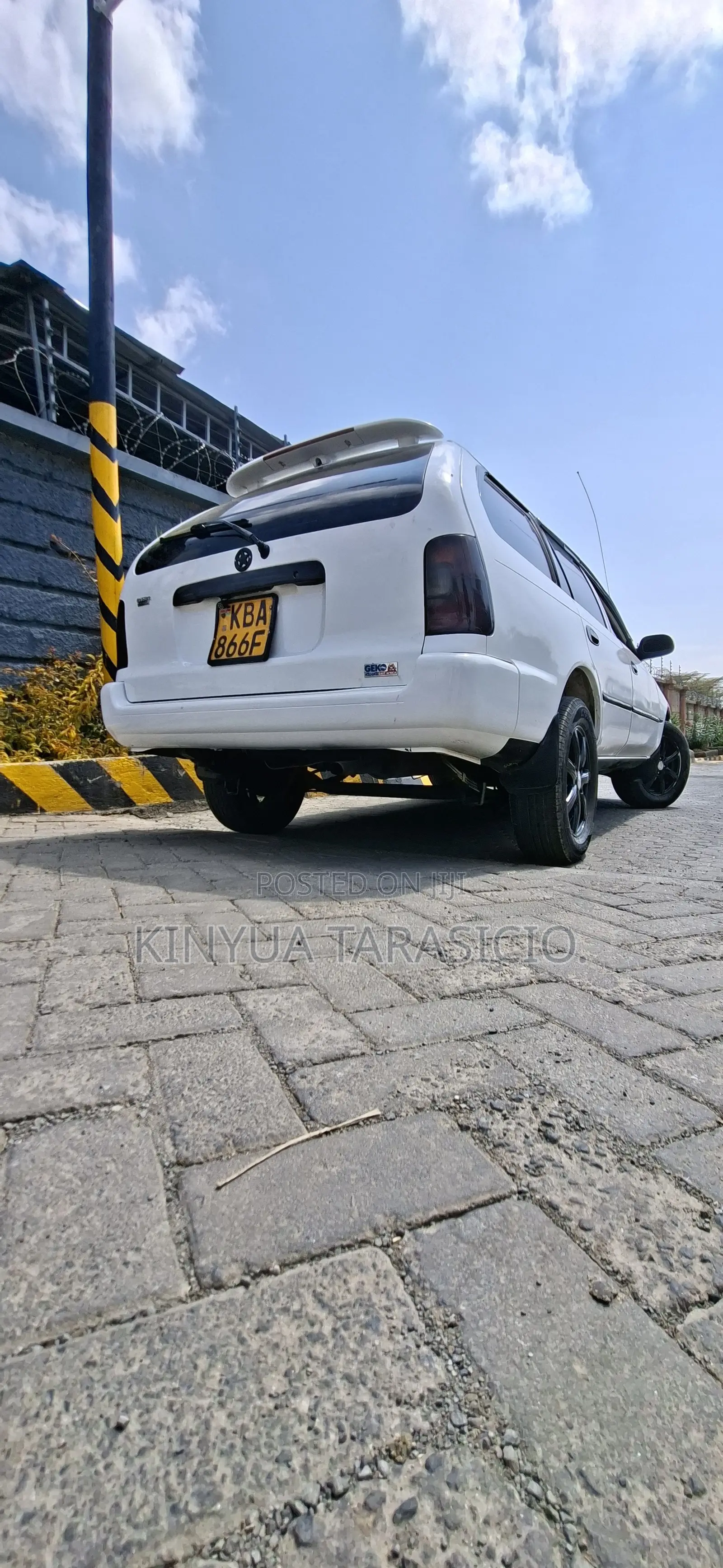 Toyota Corolla G-Touring 2001 White