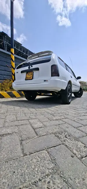 Toyota Corolla G-Touring 2001 White