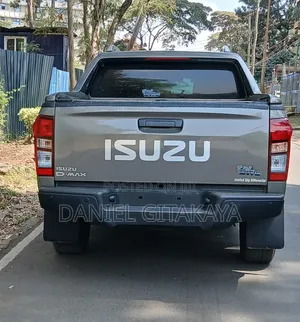 Isuzu D-MAX 2023 Gold