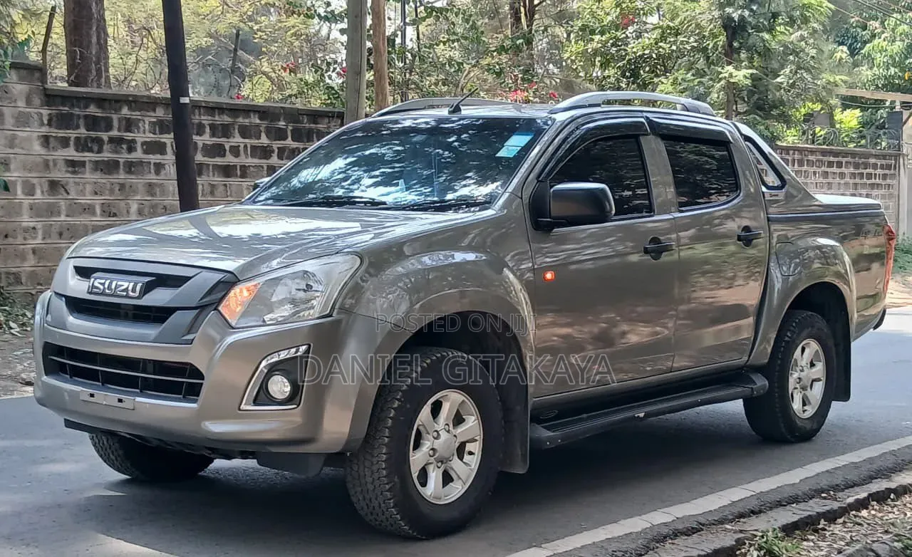 Isuzu D-MAX 2023 Gold