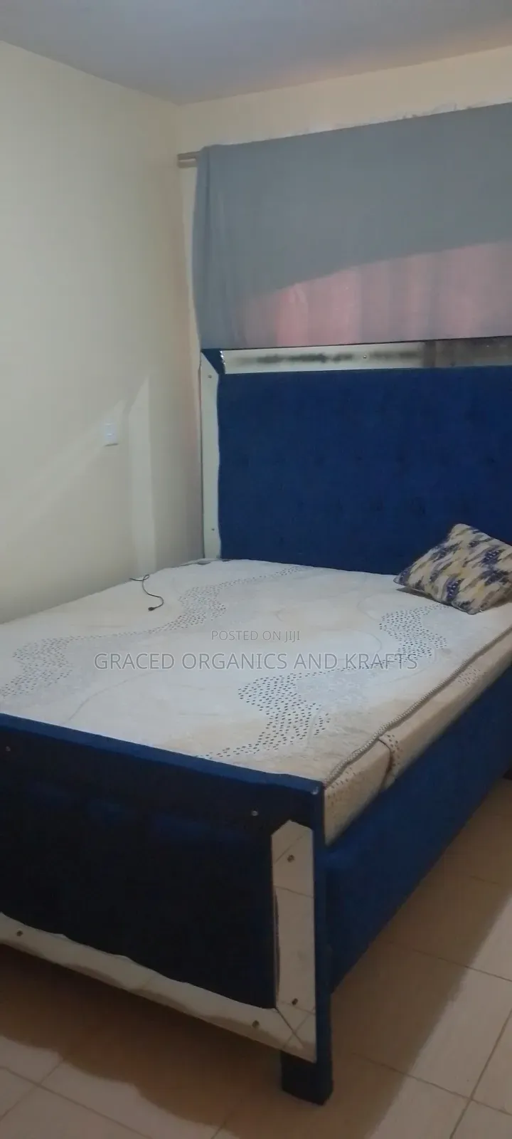 5*6 Bed Without Matress
