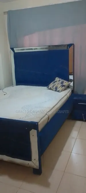 5*6 Bed Without Matress