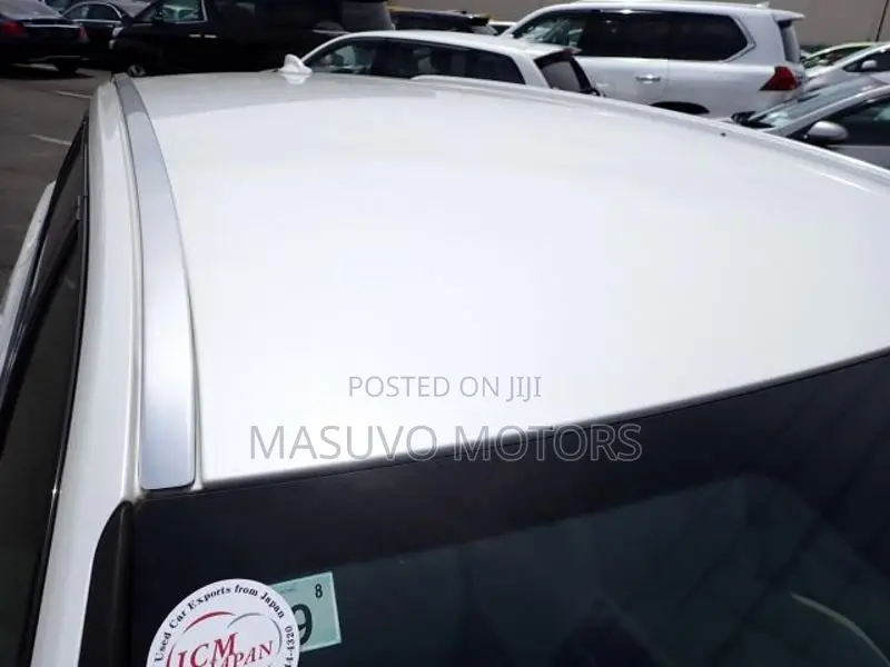Volvo V60 2019 Pearl