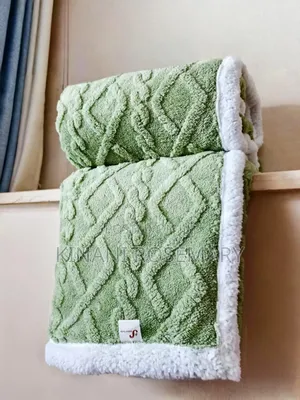 Title: Luxury Coral Pink Reversible Sherpa Fleece Throw Blanket