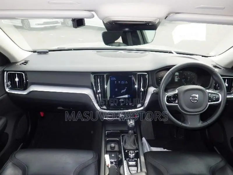 Volvo V60 2019 Gray