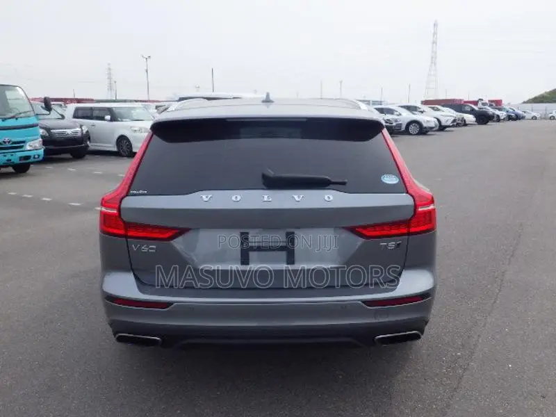 Volvo V60 2019 Gray