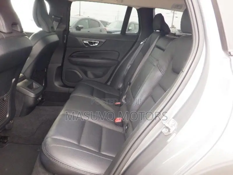 Volvo V60 2019 Gray