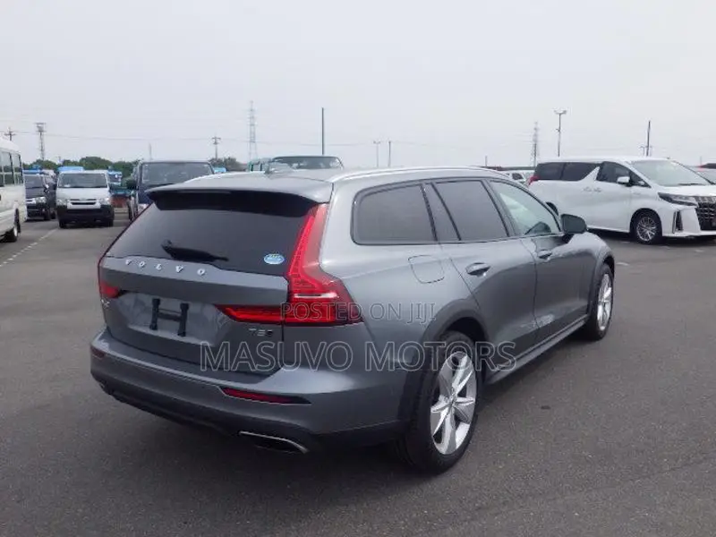 Volvo V60 2019 Gray