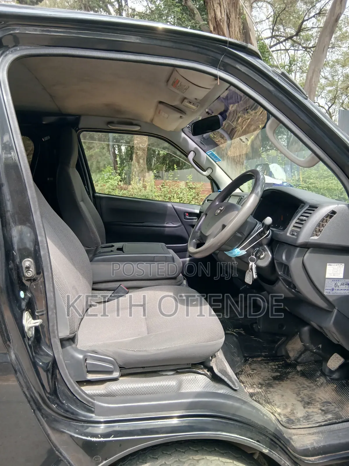 Toyota HiAce 2016 White