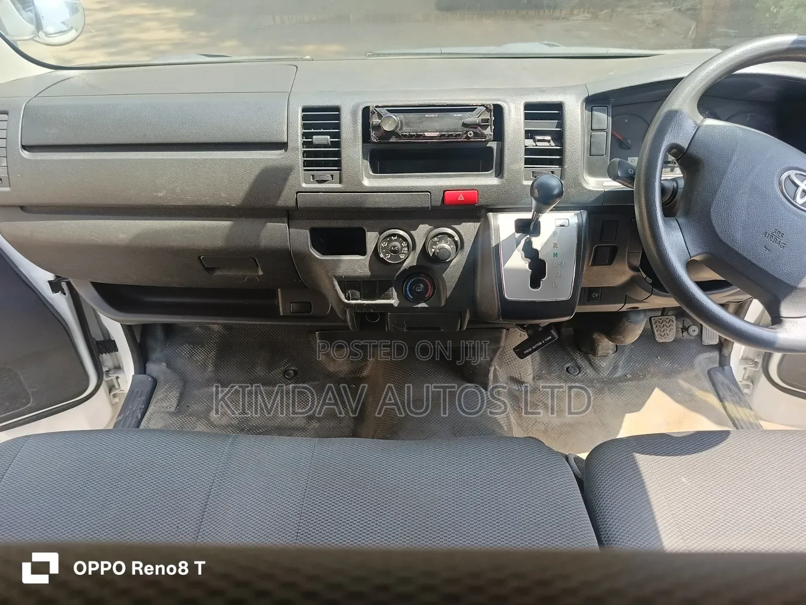 Toyota HiAce 2016 White