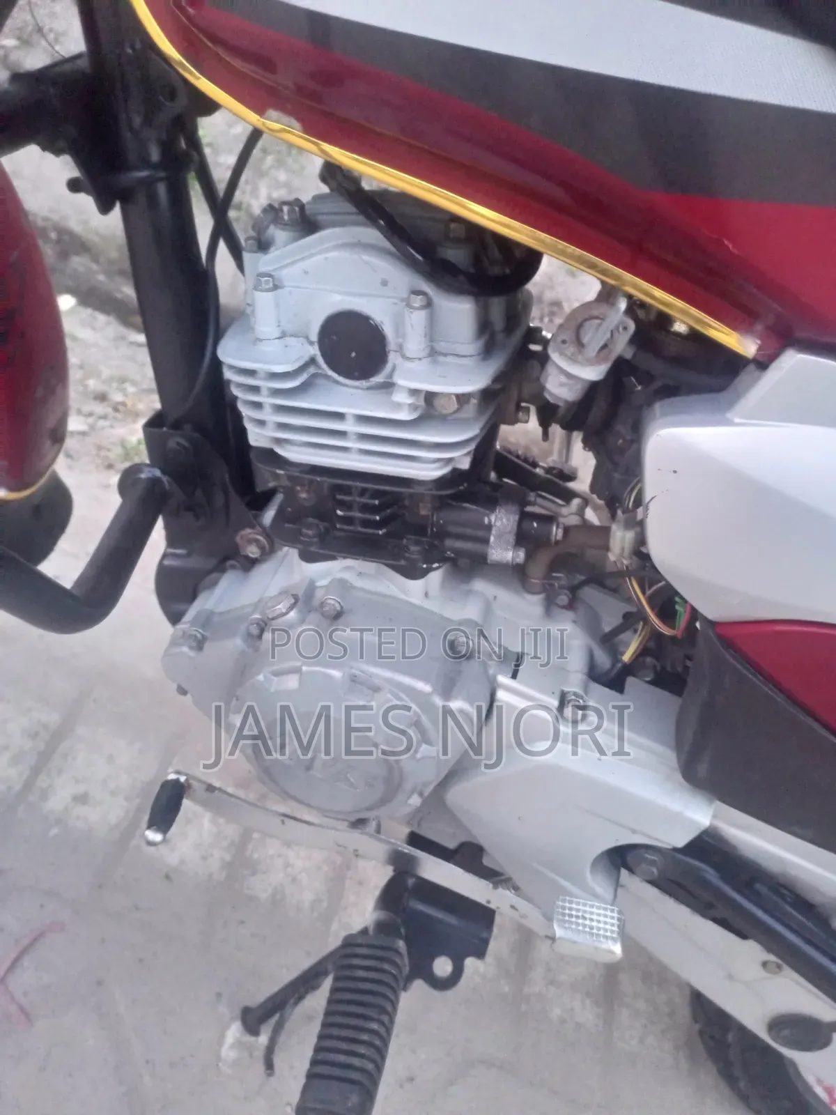 TVS HLX 125 2023 Red