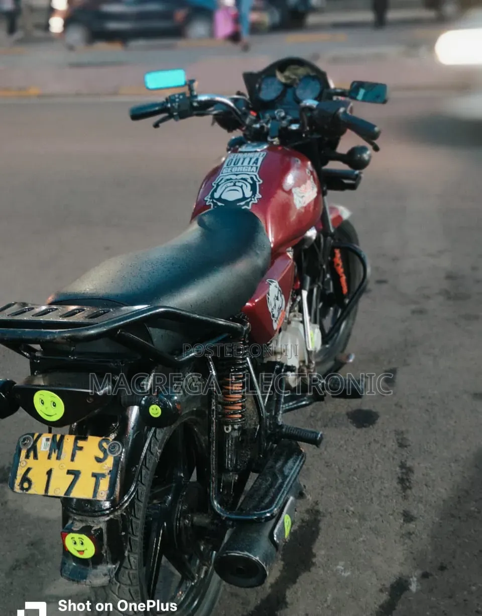 Bajaj Boxer 150 UG 2021 Red