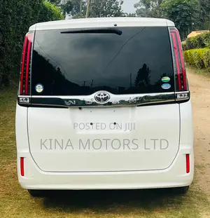 Toyota Noah 2.0 FWD (8 Seater) 2020 White