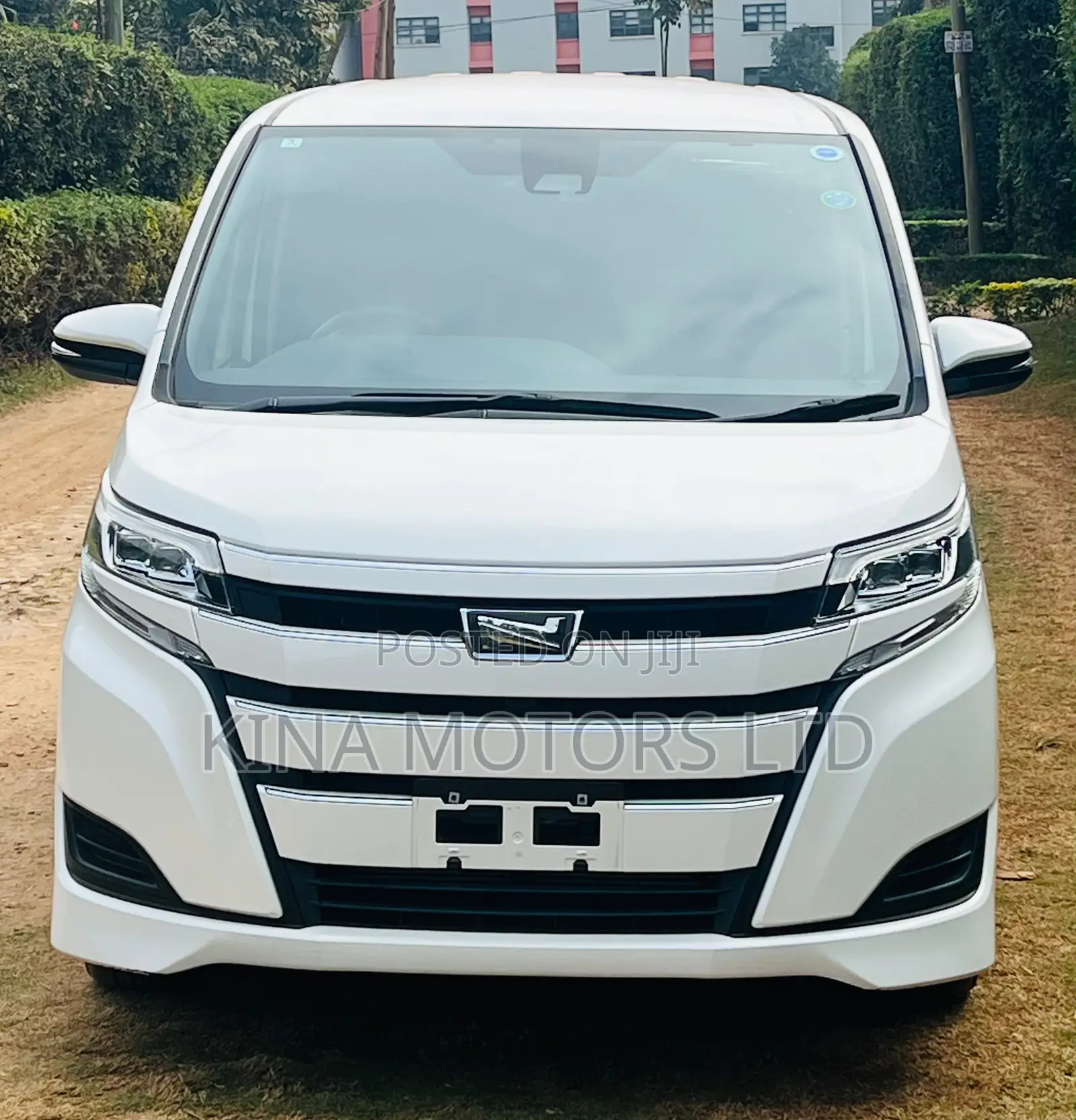 Toyota Noah 2.0 FWD (8 Seater) 2020 White