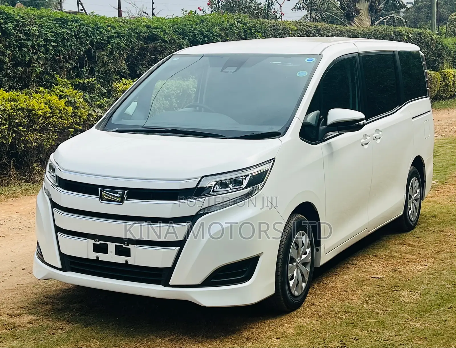 Toyota Noah 2.0 FWD (8 Seater) 2020 White