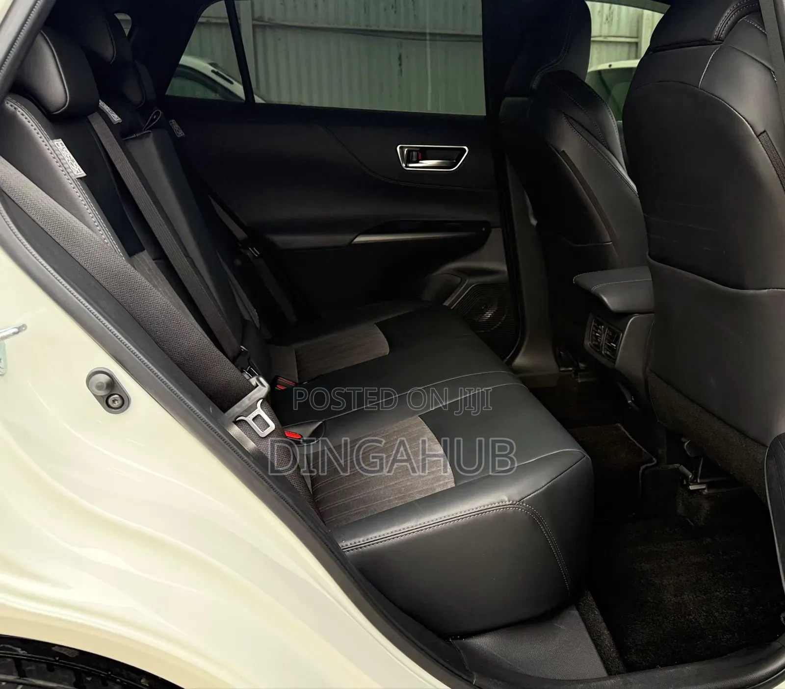 Toyota Harrier 2.0 2020 White