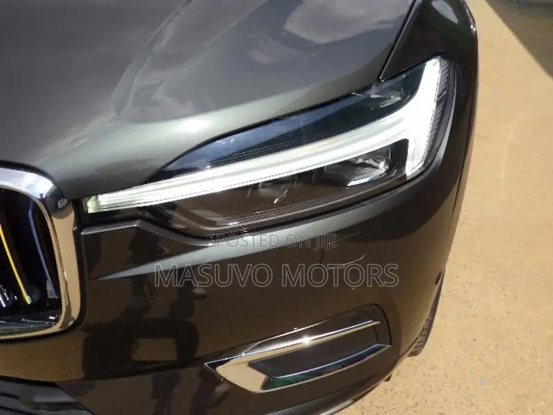 Volvo XC60 2021 Gray
