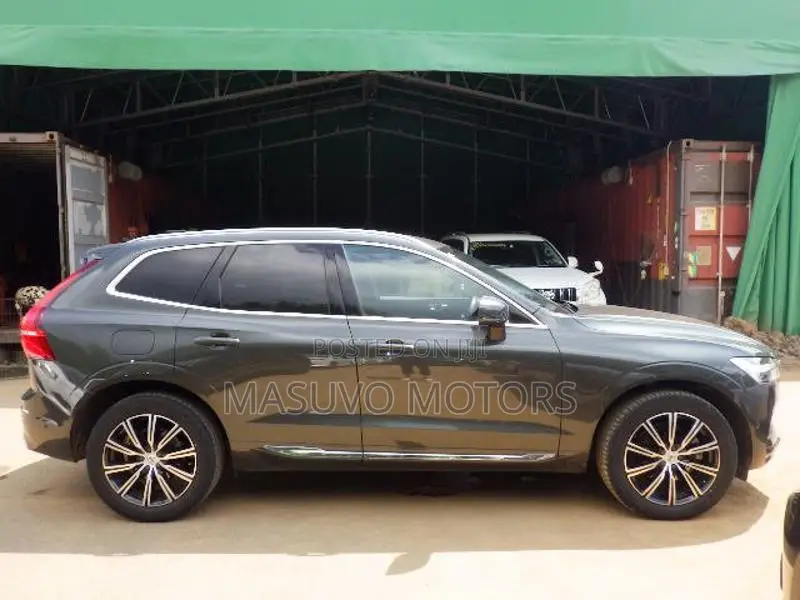Volvo XC60 2021 Gray