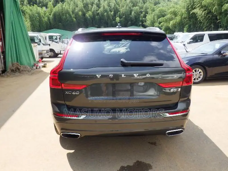 Volvo XC60 2021 Gray
