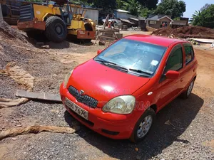 Toyota Vitz 2004 Red