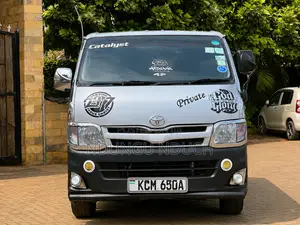 Toyota HiAce 2010 Silver