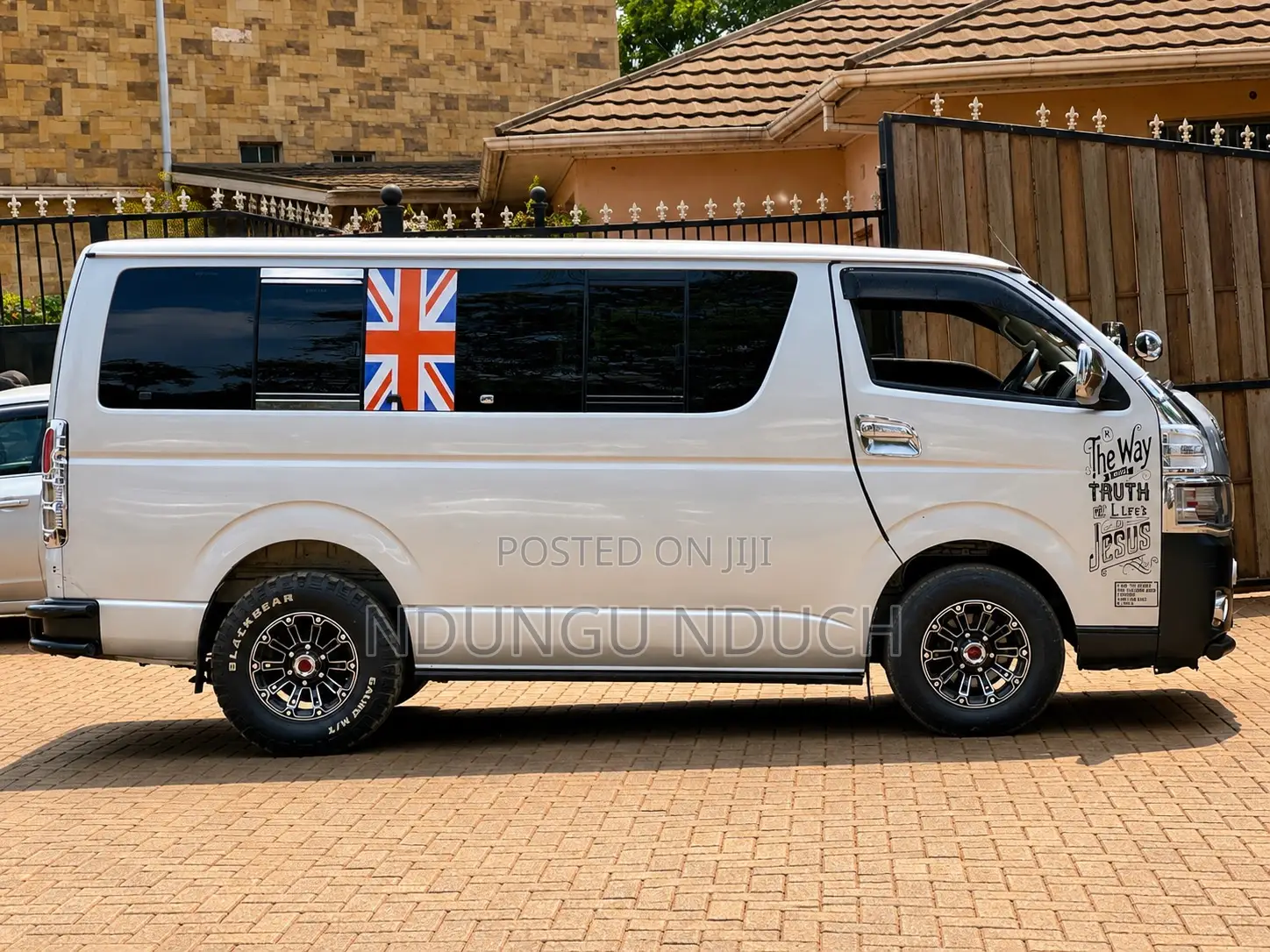 Toyota HiAce 2010 Silver