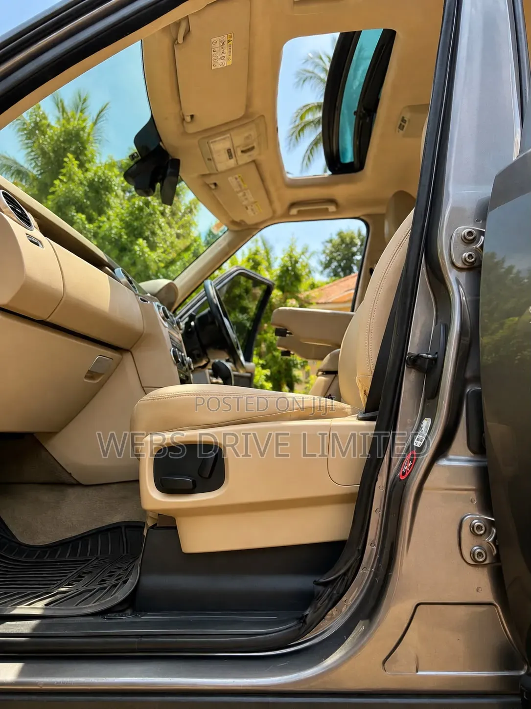 Land Rover Discovery 2010 Gray
