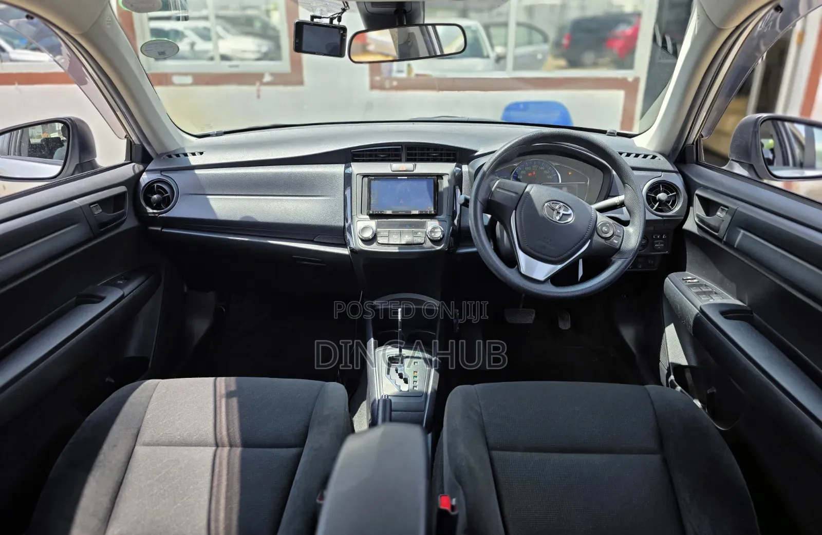 Toyota Axio 1.5 Hybrid 2WD 2019 Silver