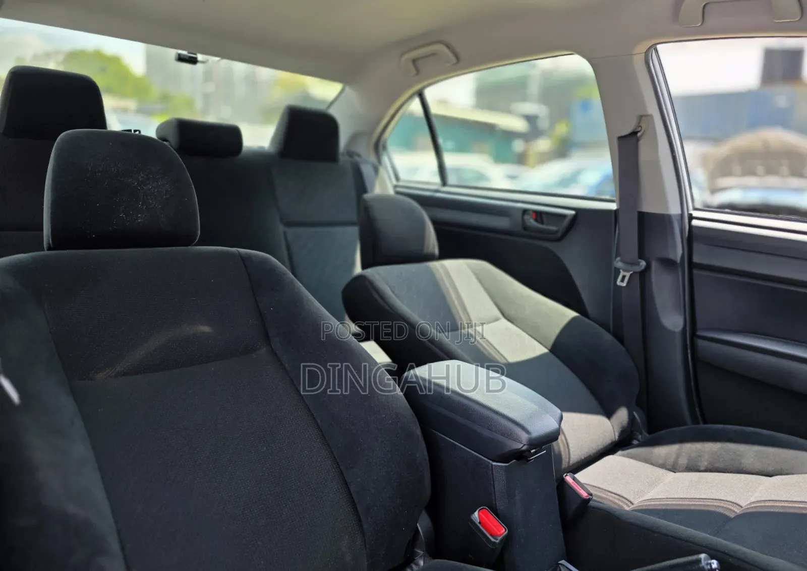 Toyota Axio 1.5 Hybrid 2WD 2019 Silver