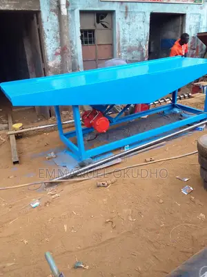 Vibrating Table Machine