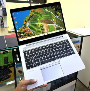 Laptop HP EliteBook 830 G8 16GB Intel Core i7 SSD 512GB