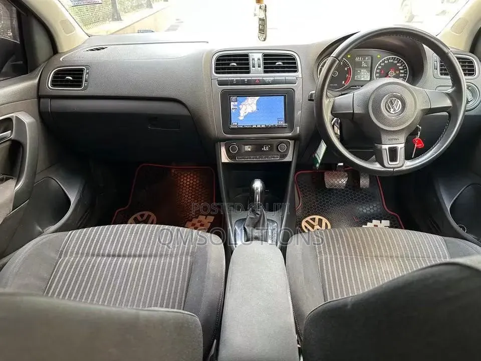 Volkswagen Polo 2014 Black