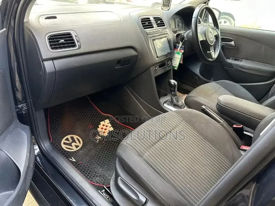 Volkswagen Polo 2014 Black