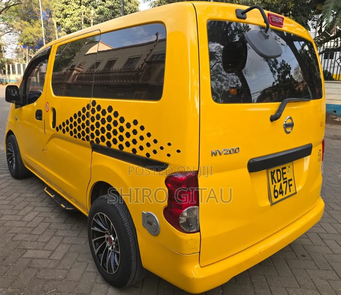 Nissan NV200 2015 Yellow