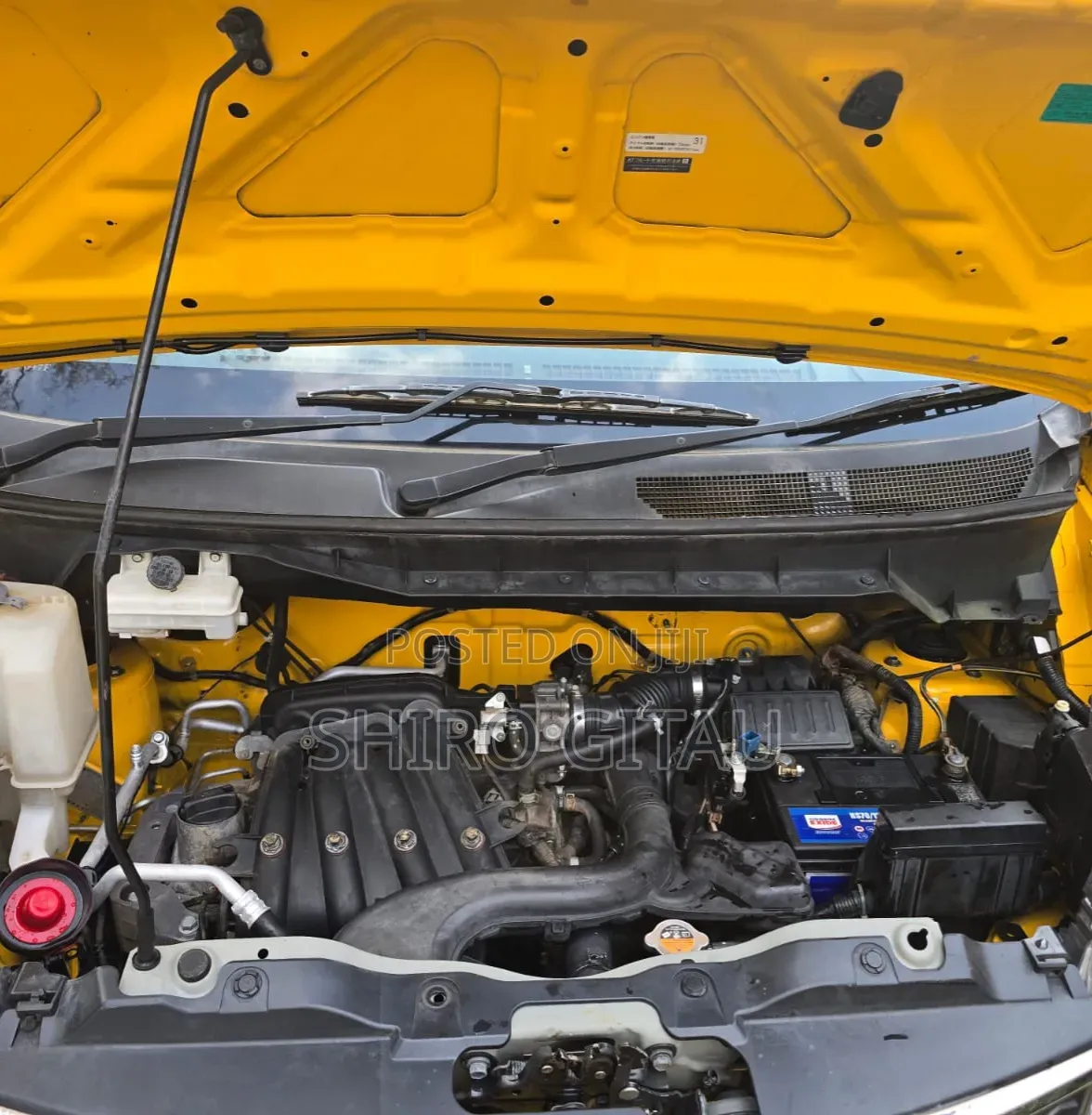 Nissan NV200 2015 Yellow