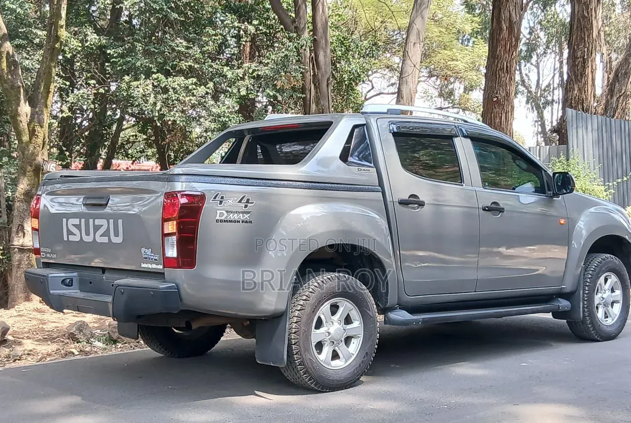 Isuzu D-MAX 2023 Gray