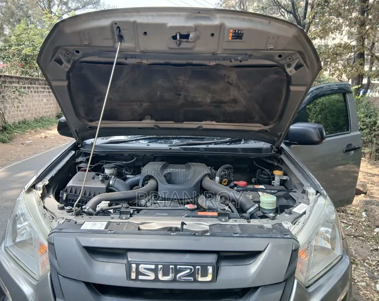 Isuzu D-MAX 2023 Gray
