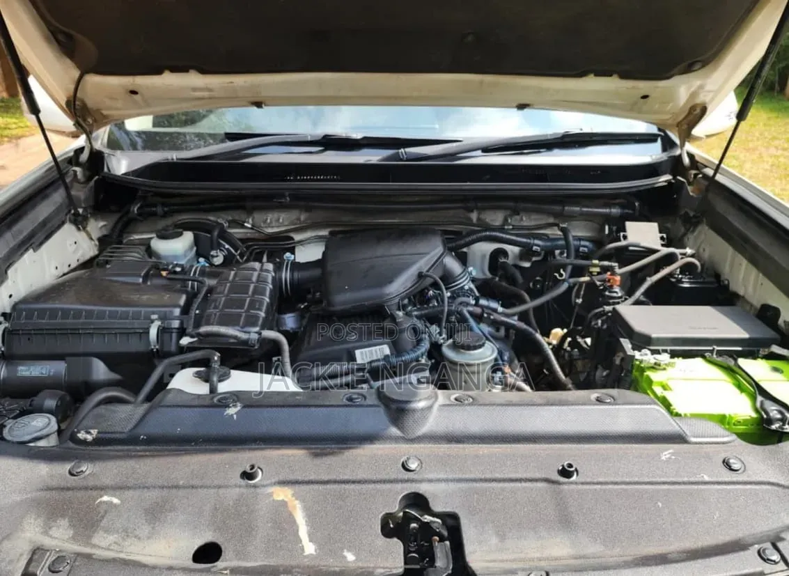 Toyota Land Cruiser Prado 2014 White