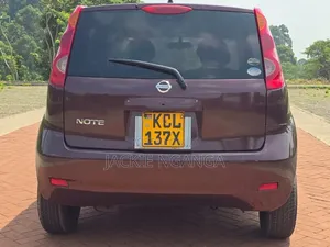 Nissan Note 2011 Maroon