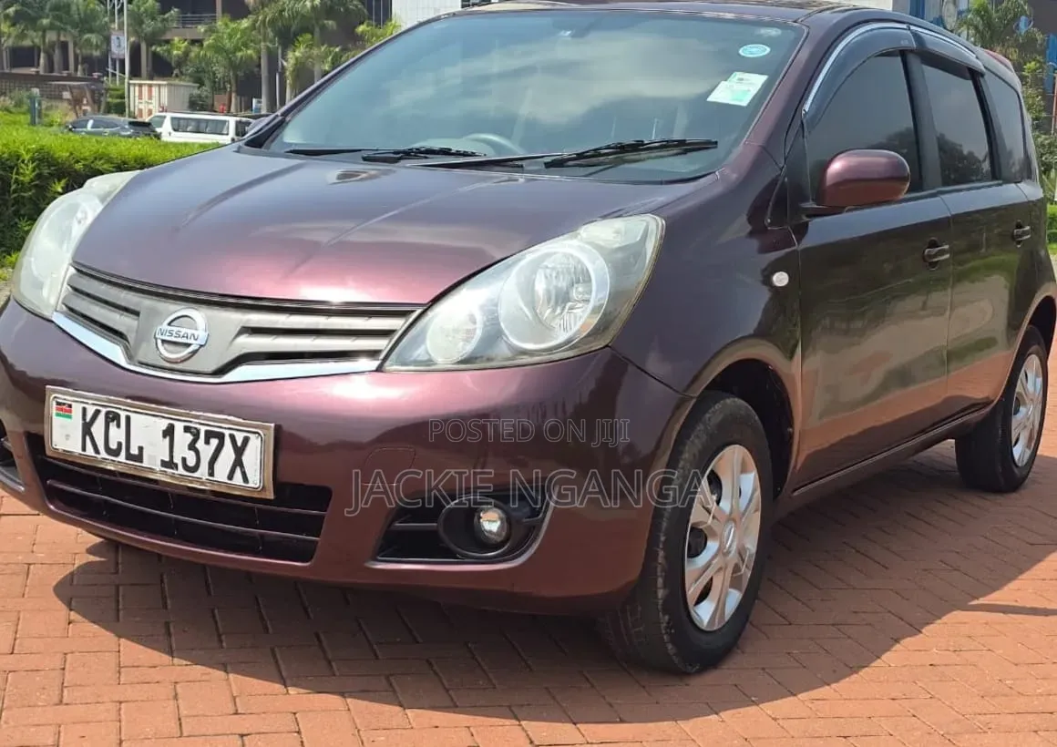 Nissan Note 2011 Maroon