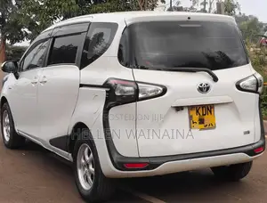 Toyota Sienta 2017 White