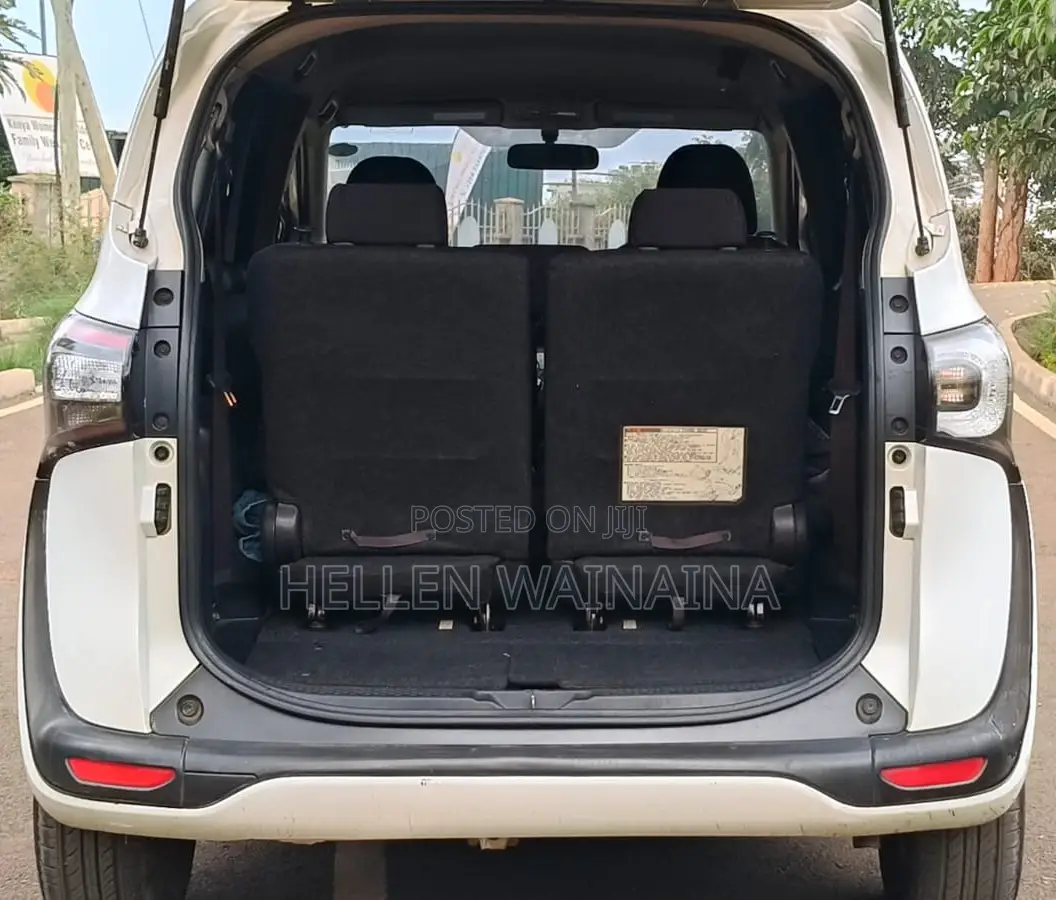 Toyota Sienta 2017 White