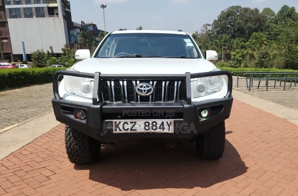 Toyota Land Cruiser Prado 2010 White
