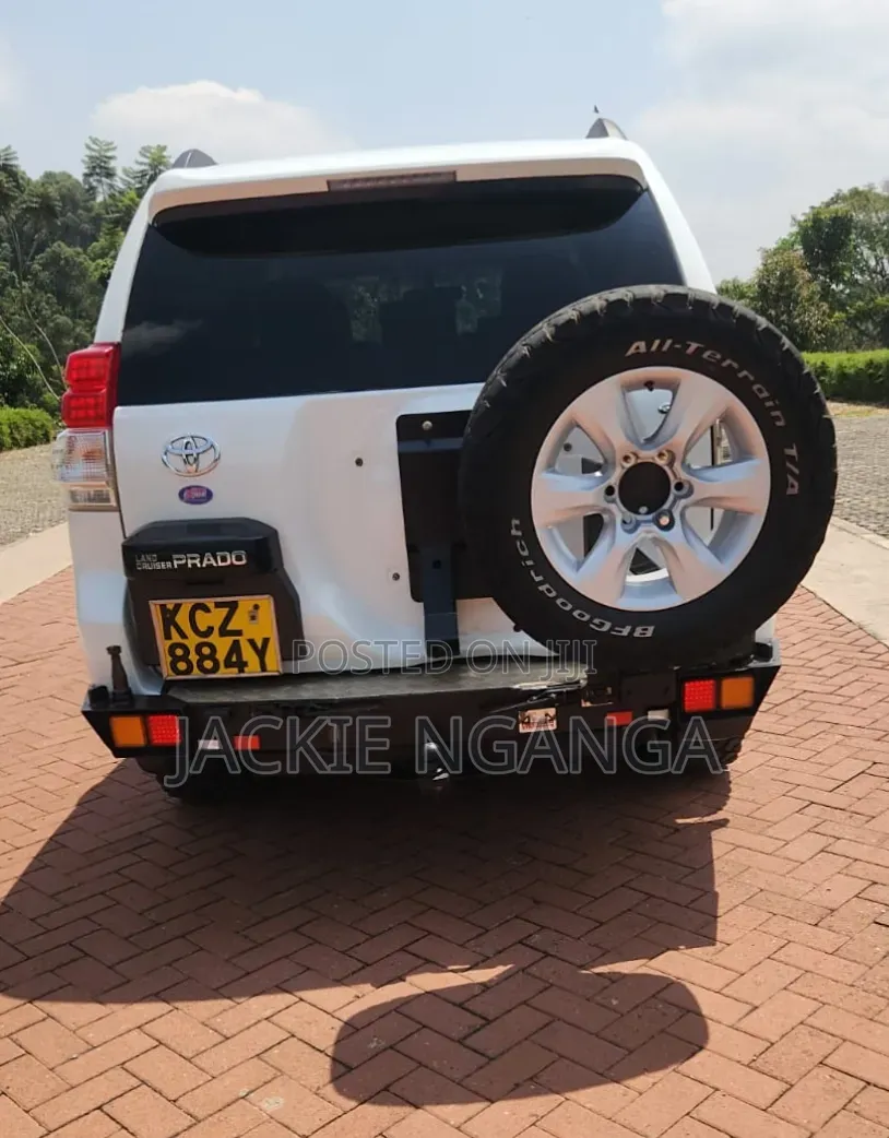 Toyota Land Cruiser Prado 2010 White