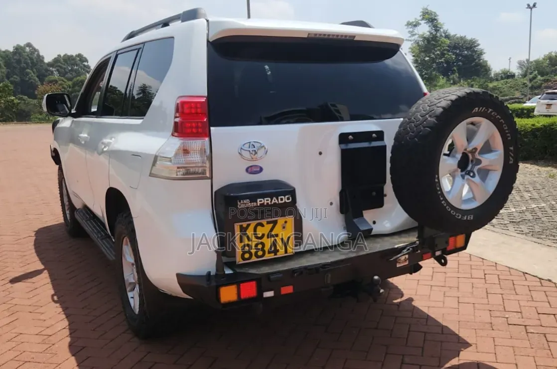 Toyota Land Cruiser Prado 2010 White