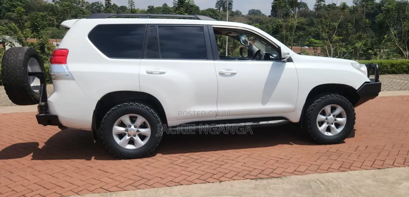 Toyota Land Cruiser Prado 2010 White