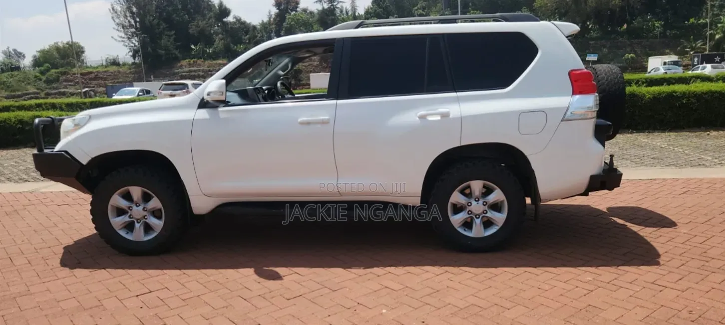 Toyota Land Cruiser Prado 2010 White